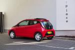 Toyota Aygo x-wave 5-Door 2015 года (UK)